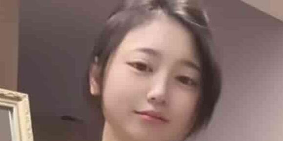 04年丰满诱人嫩妹丹丹